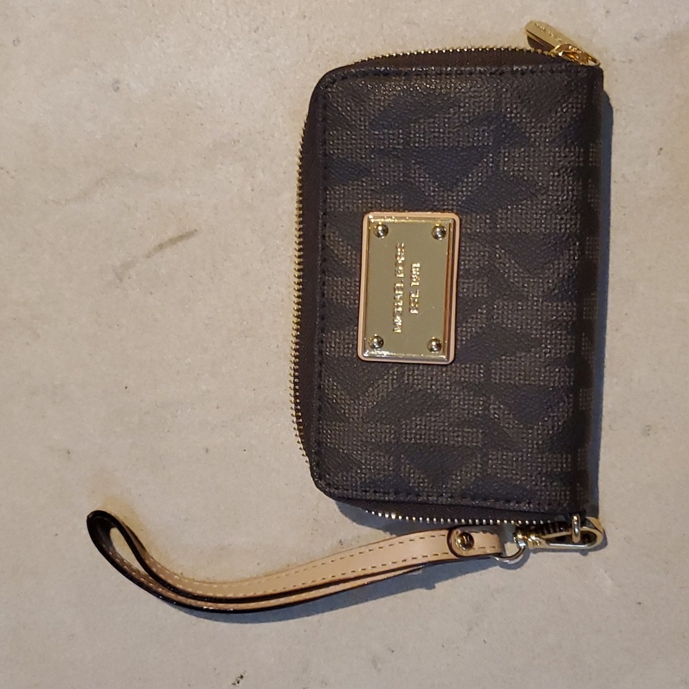 Michael Kors Wristlet, Brown